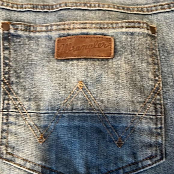 Wrangler jeans. Like new. Slim boot. - Picture 2 of 5